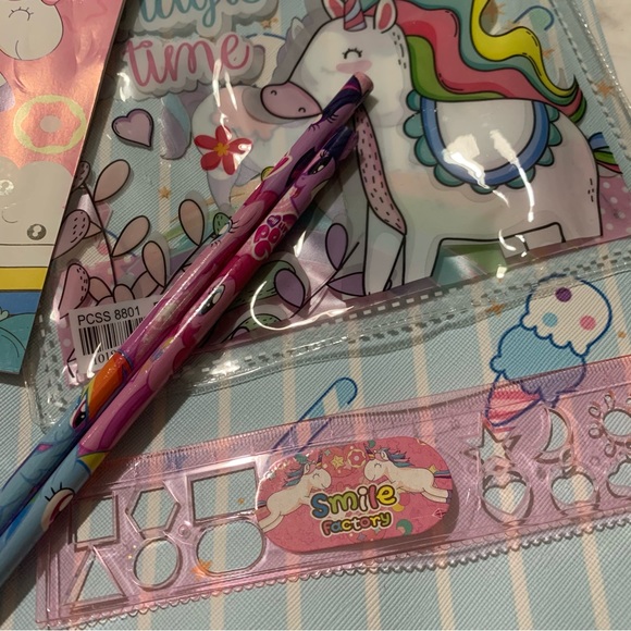 Pink Unicorn Themed Stationery Set - Picture 9 of 13
